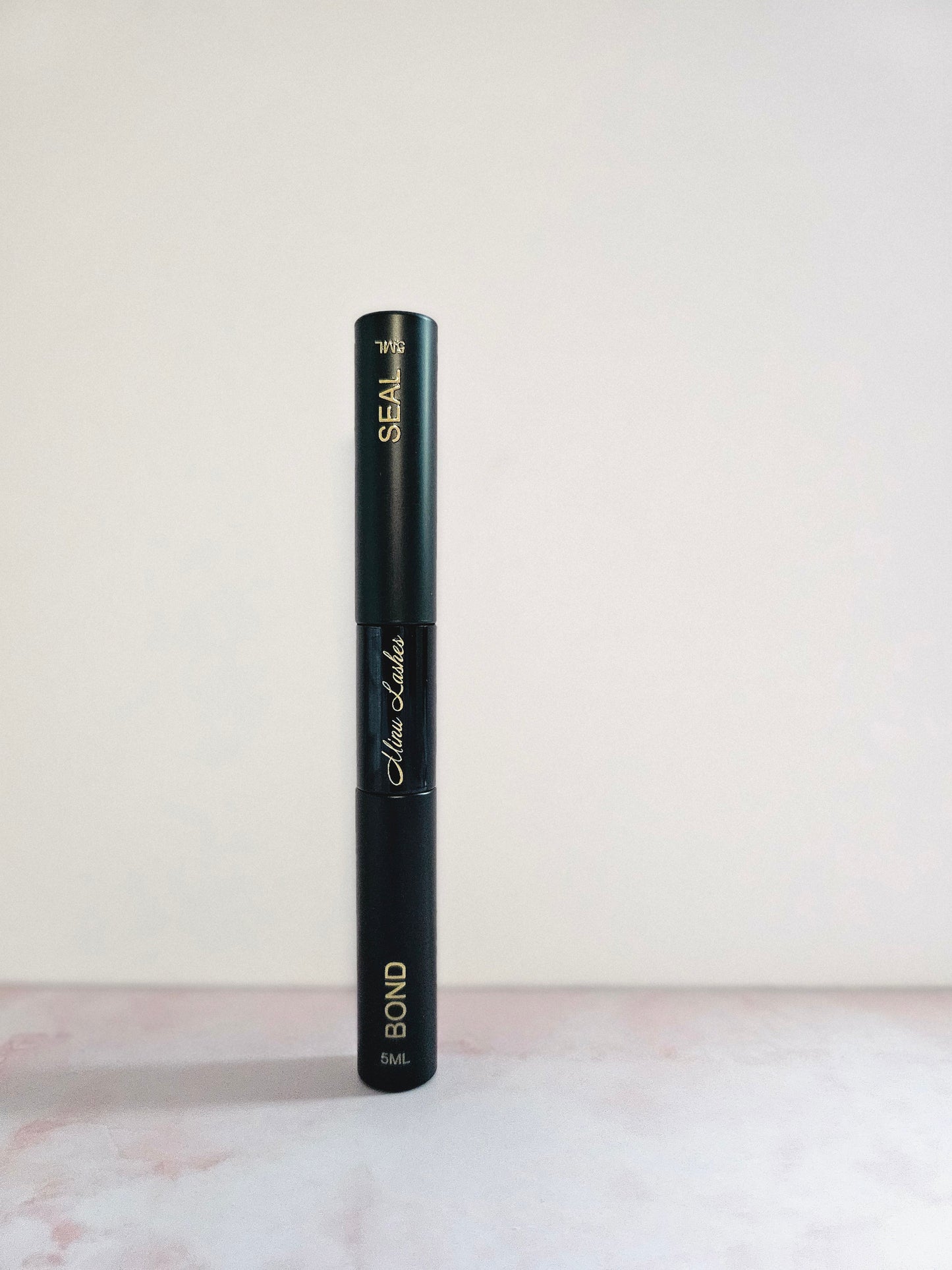 Black bond and black sealer 5ml by MinuLashes