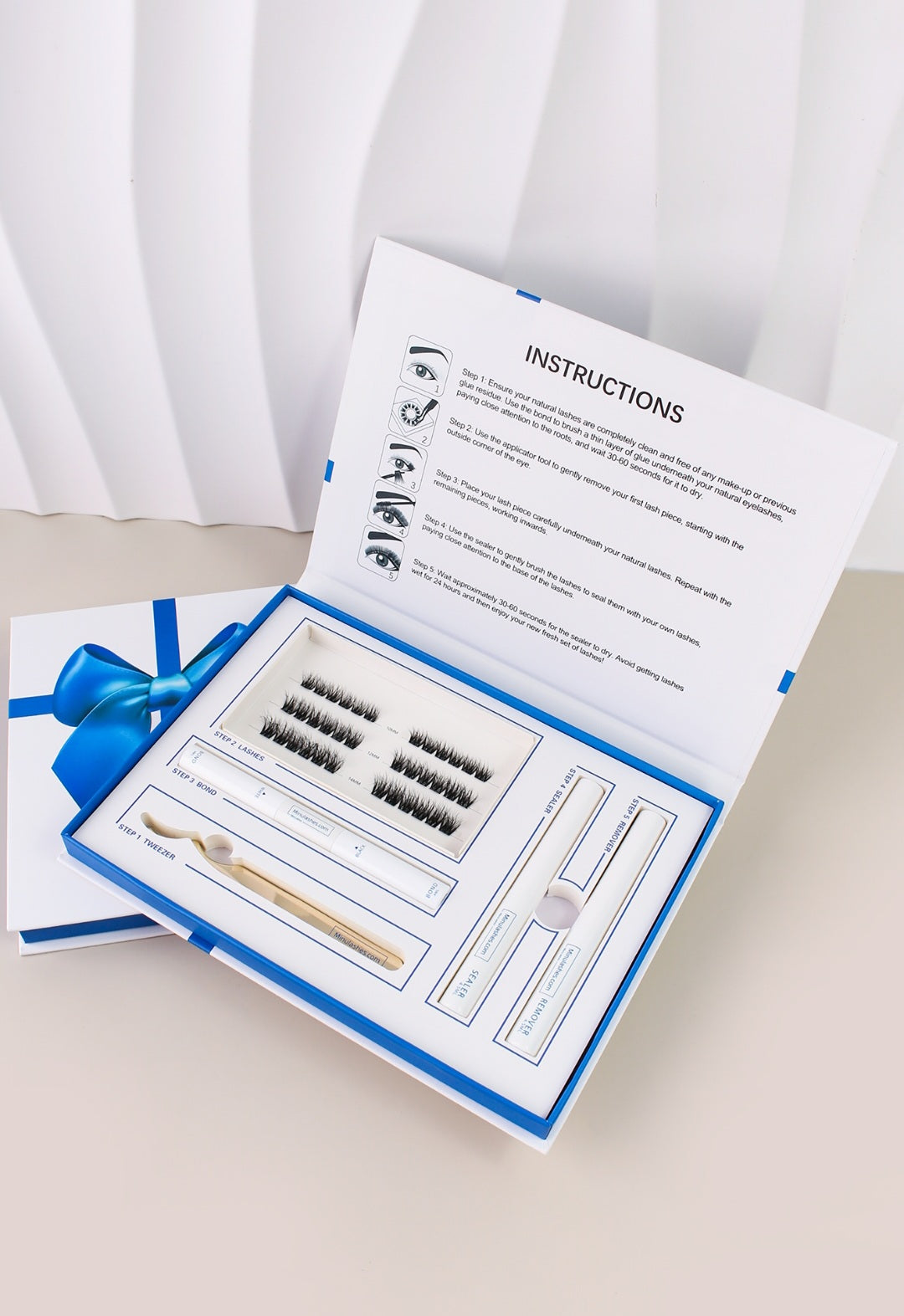 Cashmere Eyelash Kit – The Ultimate Luxury for Your Eyes. Limited edition! Eyelashes plus bond & bond,sealer, remover and tweezer plus brush by MinuLashes