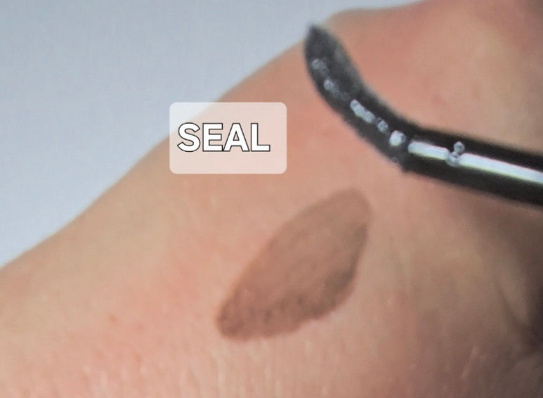 BondPro & SealPro – the professional eyelash duo Grey or Brown